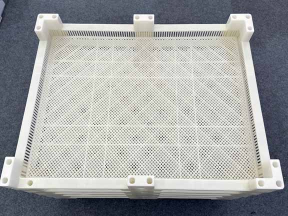 So sánh sự tối ưu của khay sấy nhựa so với khay sấy inox cho doanh nghiệp nhỏ và vừa