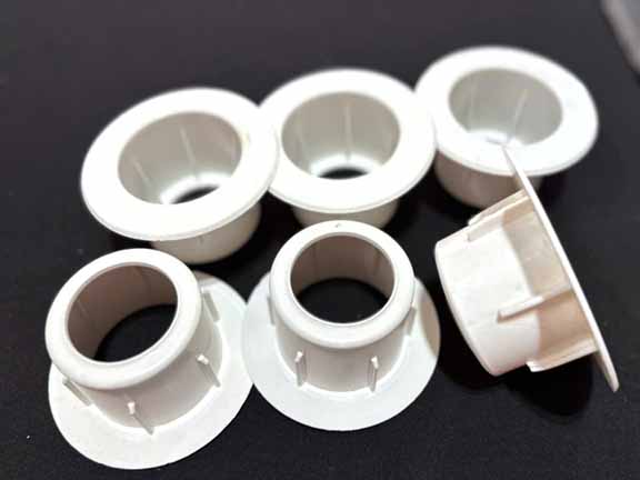 Nắp nhựa bịt đầu lõi D76mm có những ưu điểm gì só với vật liệu khác