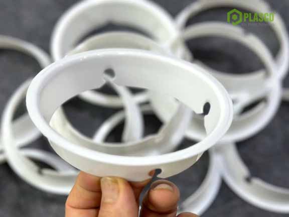 vòng nhựa định hình túi nôn y tế