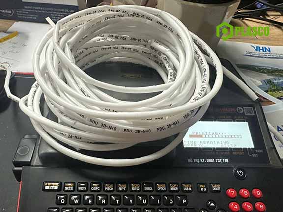 Cấu tạo ống lồng dây điện và in ký hiệu lên bề mặt lên bề mặt ống