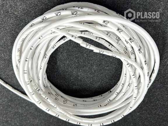 So sánh in ống lồng ( in gen đầu cốt) và thẻ cáp inox trong đánh dấu dây